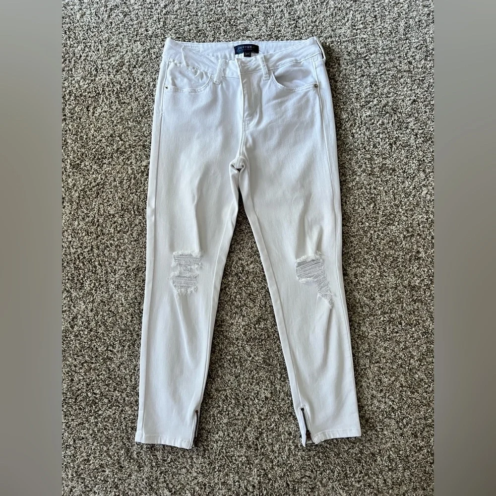 JUST USA white denim skinny pant with zip hem size 27